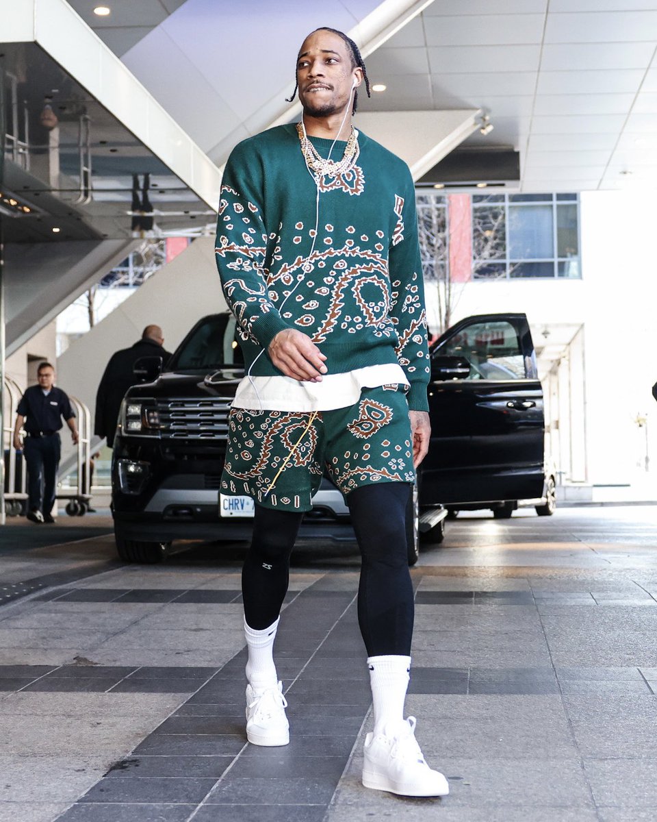 chicagobulls's tweet photo. Pulling up. https://t.co/Vrx8Bx2Mc2