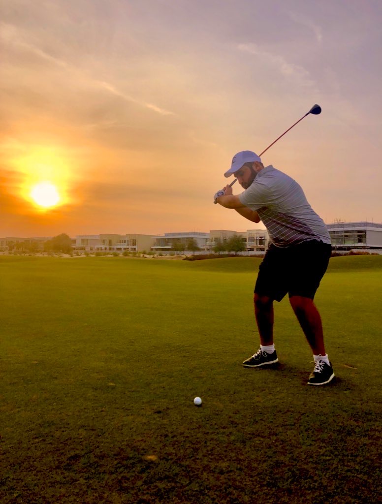 PinkTaxiRunner's tweet image. All you have to do is take a simple pure swing and puncture the picture in the middle with a ball that shrinks in a second to the size of needle prick, a tiny tunnel in the absolute. #johnupdike #rabbitatrest