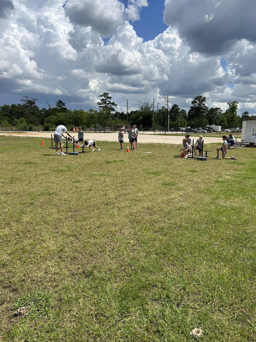 Coach_Oech's tweet photo. Loved seeing these middle school guys put in work today! @LPCA_Athletics #progress #DefendThePride https://t.co/pFTQP3jBI8