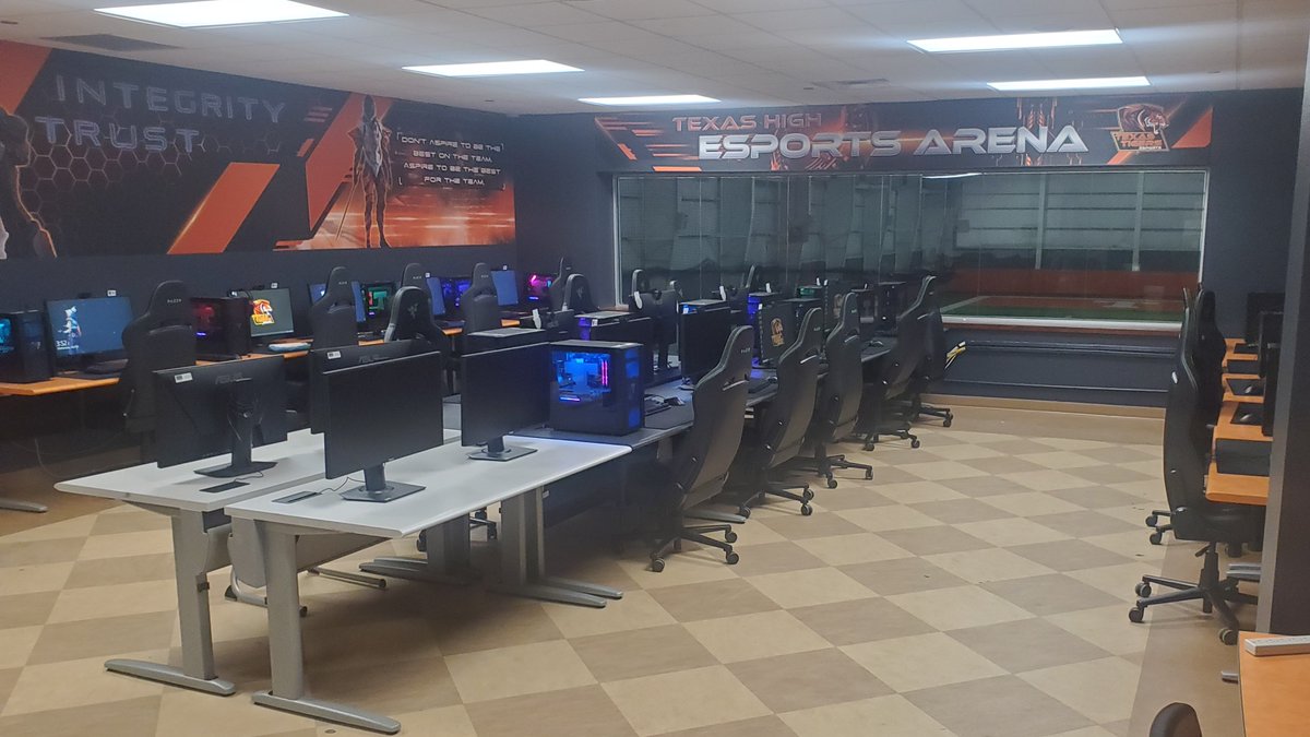 Check out our setup. 3070s and 1660 Supers, 27' ASUS at 165hz and all kinds of good stuff!
#esports #highschool #valorant #rocketleague #computers #cte #texas #tigers #highschoolchronicles #videogames