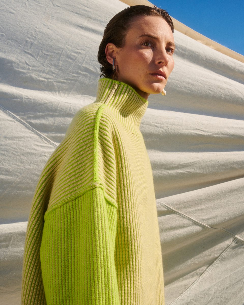 HoltOgilvy's tweet image. April’s a month that, weather wise, runs the gamut from chilly to blissfully warm. #HProject’s latest options veer from cozy cashmere to lighter options for sunny days. Click to shop! &amp;gt;bit.ly/401fJ3Q #HoltsSustainableEdit