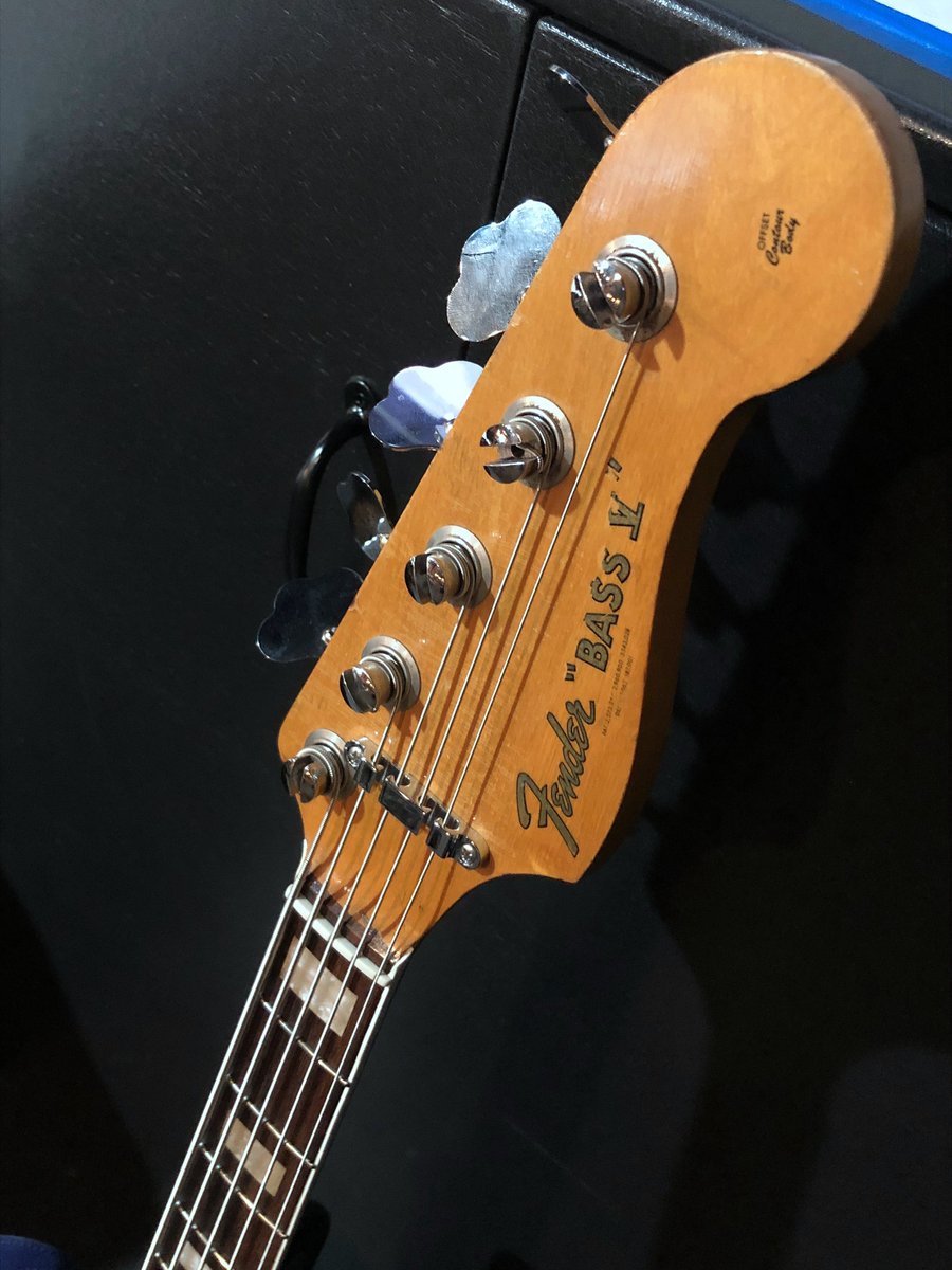 This is my daily workhorse, my partner in crime - probably the best @fender bass guitar 🎸 I've ever owned and played 🤟

#sadowskybass #fenderbass #fenderbassv #vintageguitar #vintage #bassist #music #livemusic #musician #localartist #giglife #Wednesdayvibe