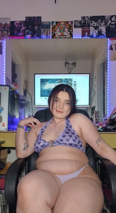 First or second photo? 💜😝 https://t.co/AMlDl9MFtP