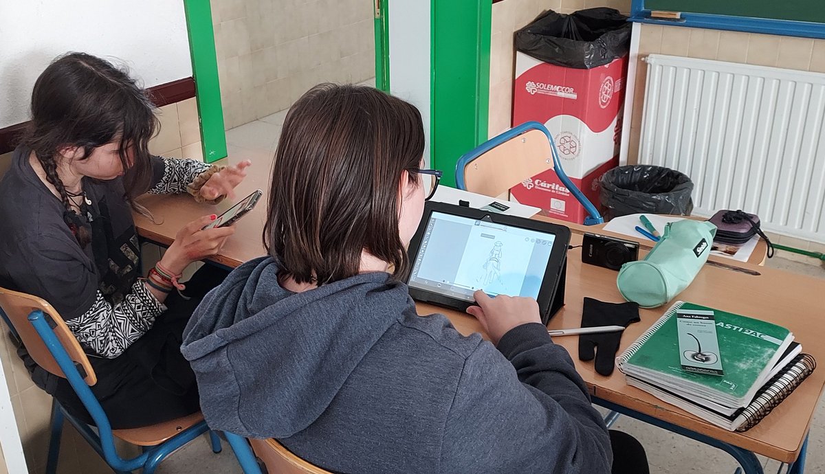 Biblio_RdlHoz's tweet photo. El pasado martes disfrutamos de la visita de la ilustradora Lola Castillo Serrano dentro del programa  Escritores docentes. Fue una experiencia genial y novedosa @cepcordoba @BECREA_CORDOBA https://t.co/Ww9ftjfCKh