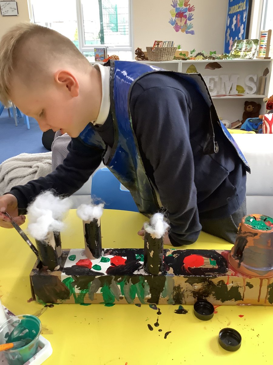 JonesMrsL's tweet photo. Wow! A has such a creative flair! His imagination and use of resources to make his train today were outstanding. #excellentattitudes @STHAssistantHT @StHelensAcademy @MrsG_StHelens @LeishmanMrs @PrincipalSTH 🦁💙 https://t.co/z2d8o9SzFa