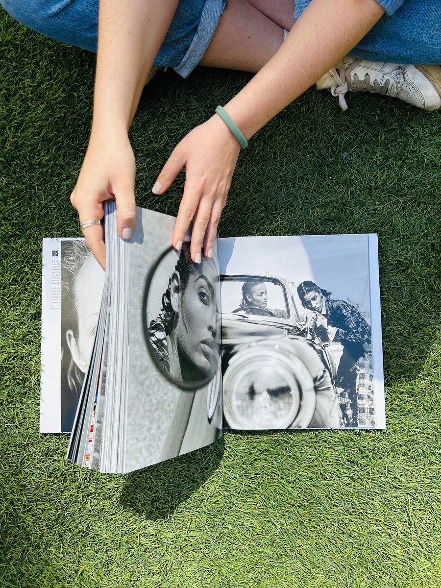 powerHouseBooks's tweet image. Spring forward &amp;amp; fall back 30 yrs into 90’S, coming  July from French fashion photographer #ThierryLeGouès (w/ intro from his friend &amp;amp; longtime model #CarlaBruni) — FEATURING: #CarlaBruni #KateMoss #NaomiCampbell &amp;amp; many more. Preorder now!

@simonandschuster #90s #powerhousebooks