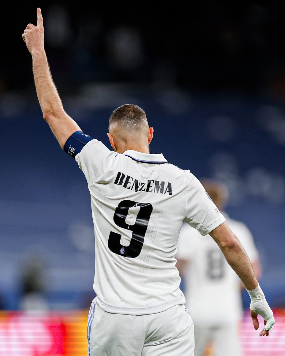 realmadrid's tweet photo. Vengo. Marco. Y me voy. Gracias. https://t.co/gRgAWoreR2