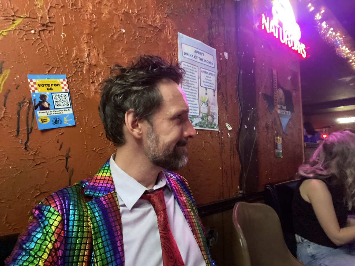 Andrew Heaton 🎩 on Twitter "Why yes, I do have a karaoke suit"