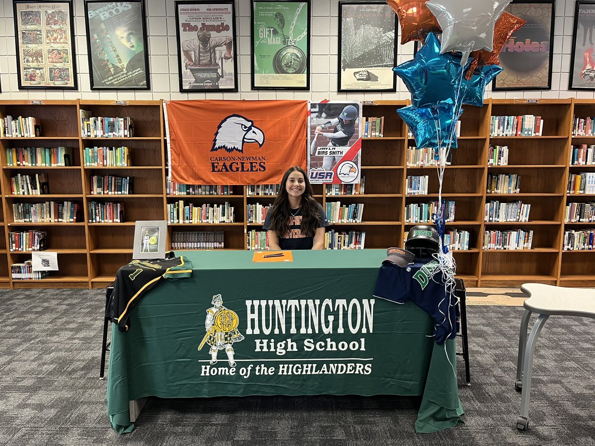 JaylaBias2023's tweet photo. Signed my NLI to play College Softball at @cnsball !   I cannot wait to get there and work on getting better!! Proud to be a Carson Newman Eagle!! 🦅🧡💙 
Thank you to all those that came out and made me feel special! 
@WVDustersAdkins @tymckinney19 @HHSHighlanderSB https://t.co/xILaMrT7wT