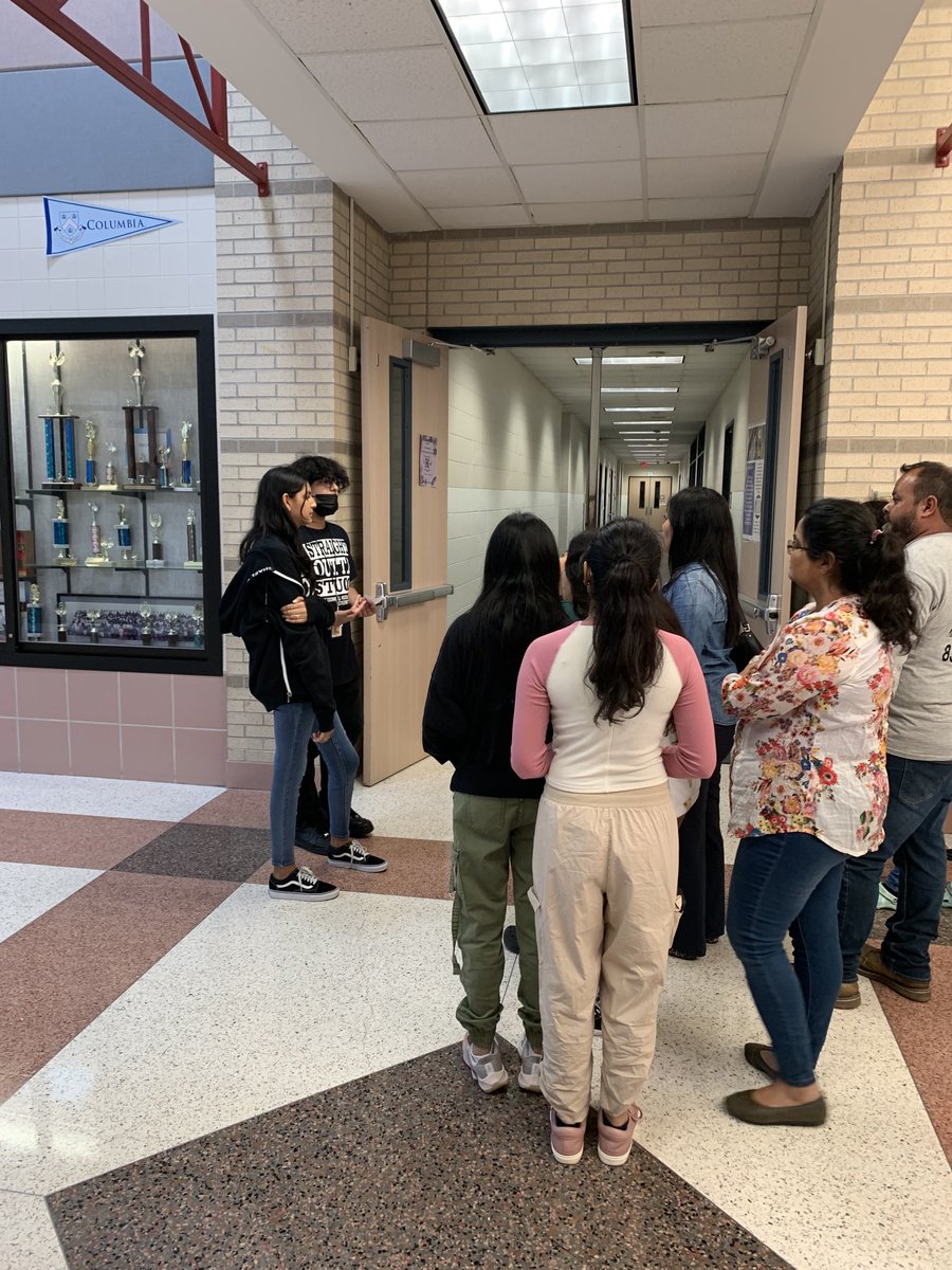 CharisAxel's tweet photo. O’Donnell Middle School’s Transition Night was a huge success! ⁦@ODMSMustangs⁩ ⁦@JournalismOdms⁩ ⁦@OdmsCounselors⁩ ⁦@AliefCounseling⁩ https://t.co/t4oEVvFxqv