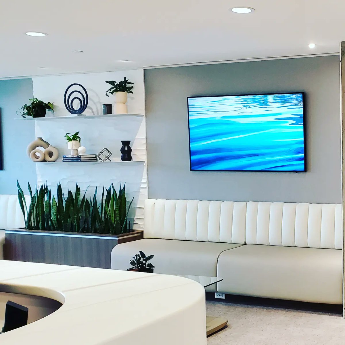 bc_patterson's tweet photo. Congratulations Honce Dentistry on the opening of your beautiful new practise. Cutting edge technology meets an experienced and caring dental team. https://t.co/QY32M2O2BR