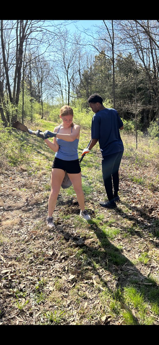 PrinOutdoorEd's tweet photo. Between Upper School students @PrincipiaSchool and some generous community members, a lot was accomplished around the property trails - honeysuckle cut back, stumps and fallen trees removed, and a bridge given steps.

#handsonlearning
#outdooreducation
#outdoorlearning https://t.co/uUL3060g5n