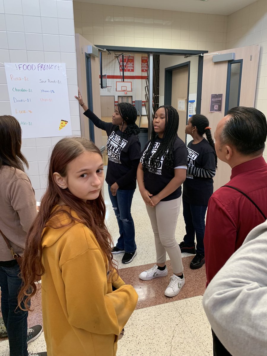 CharisAxel's tweet photo. O’Donnell Middle School welcomes future mustangs during Transition Night! ⁦@ODMSMustangs⁩ ⁦@JournalismOdms⁩ ⁦@OdmsCounselors⁩ ⁦@AliefISD⁩ ⁦@AliefCounseling⁩ https://t.co/DGczWY18yn