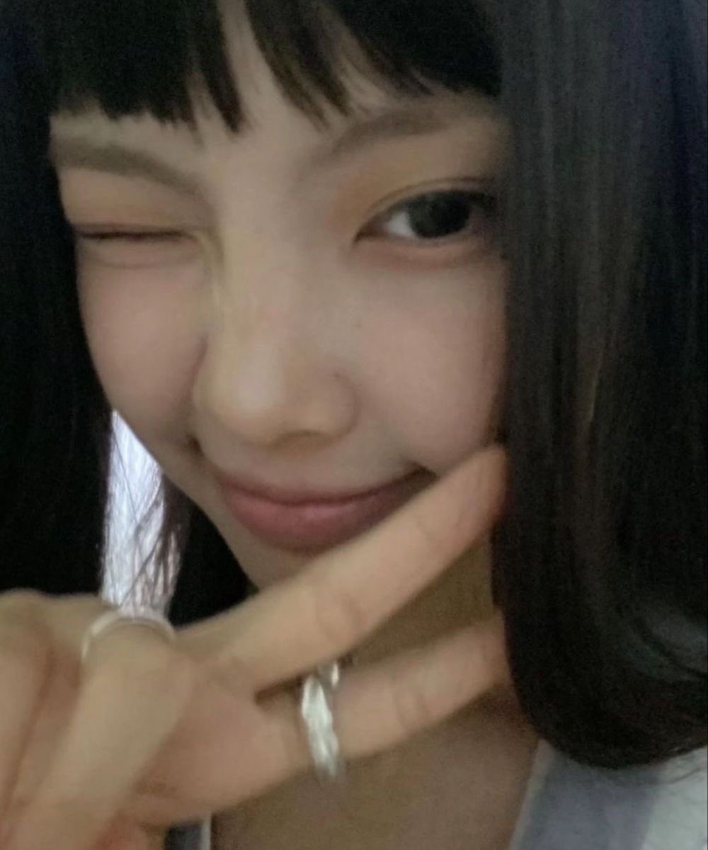 hyein looks tweet media