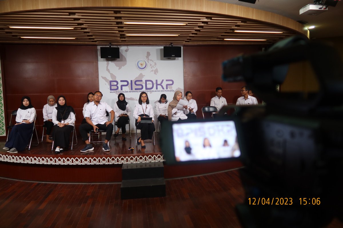 Jembrana (12/4) BPISDKP mengikuti kegiatan Town Hall Meeting secara daring bersama Bapak Menteri dan seluruh keluarga besar KKP. <a href="/saktitrenggono/">Sakti Wahyu Trenggono</a>

#PusdatinKKP #PusdatinKKPjuara #PusdatinBerAKHLAKjuara #KKKThrive #EkonomiBiru #SaktiWahyuTrenggono #KKPGOID #BPISDKP #InFoMarFish