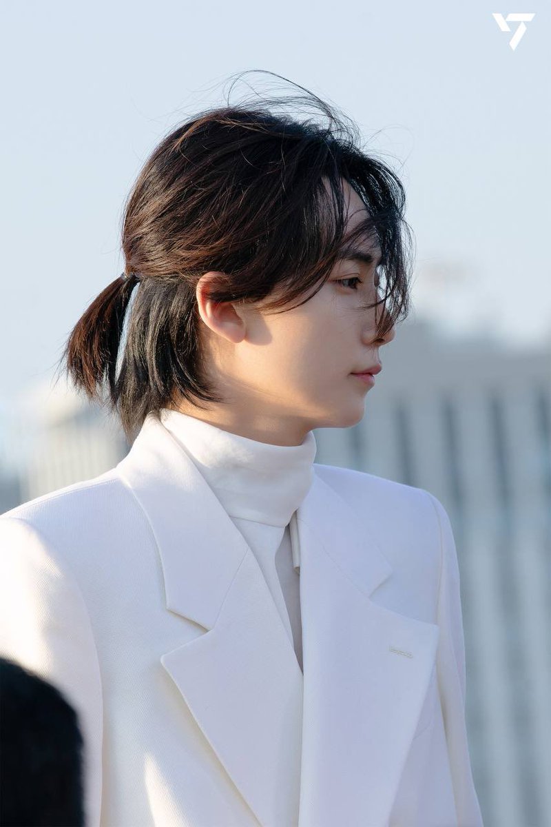 ✎

𝐵𝐼𝑅𝒯𝐻 𝒩𝒜𝑀𝐸: 𝒴𝑜𝑜𝓃 𝒥𝑒𝑜𝓃𝑔 𝐻𝒶𝓃 (윤정한)
𝐵𝐼𝑅𝒯𝐻 𝒟𝒜𝒯𝐸: 𝒪𝒸𝓉𝑜𝒷𝑒𝓇 𝟦, 𝟣𝟫𝟫𝟧
𝒵𝒪𝒟𝐼𝒜𝒞 𝒮𝐼𝒢𝒩: 𝐿𝒾𝒷𝓇𝒶
𝐻𝒪𝑀𝐸𝒯𝒪𝒲𝒩: 𝒢𝓎𝑒𝑜𝓃𝑔𝑔𝒾, 𝒮𝑜𝓊𝓉𝒽 𝒦𝑜𝓇𝑒𝒶
𝒩𝒜𝒯𝐼𝒪𝒩𝒜𝐿𝐼𝒯𝒴: 𝒦𝑜𝓇𝑒𝒶𝓃
𝐻𝐸𝐼𝒢𝐻𝒯: 𝟣,𝟩𝟪𝒸𝓂

✎