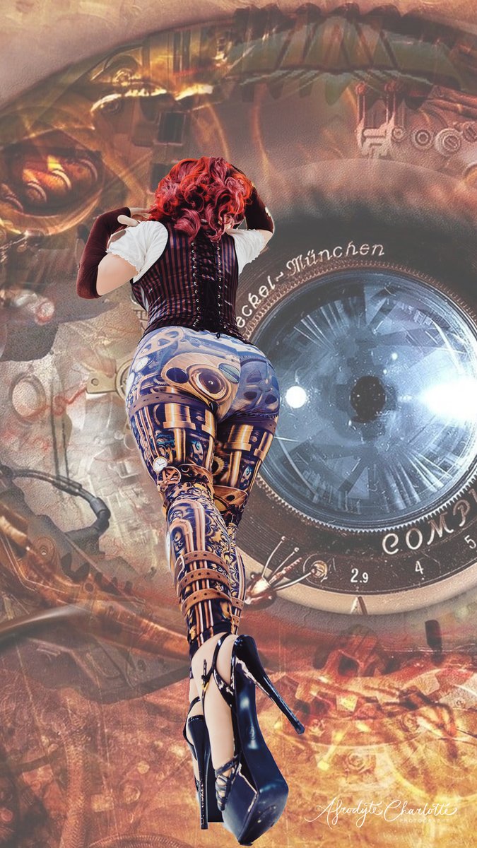 Afrodyte87's tweet image. Together with @CosMeetupChi we're going to have a for real deal  photography saloon!! Find us and grab your free digital  picture in your finest Victorian garb!!! 🤩