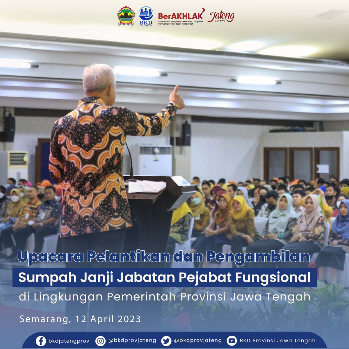 bkdprovjateng's tweet photo. Gubernur Jawa Tengah Bapak @ganjarpranowo melantik pejabat fungsional kesehatan, guru, dan teknis lainnya di lingkungan @provjateng. 
Pejabat fungsional yang dilantik berjumlah 866 orang, terdiri atas 509 PNS dan 357 PPPK.

Selamat ya kepada sobat ASN yang telah dilantik, .. https://t.co/QLosUf5Vyl