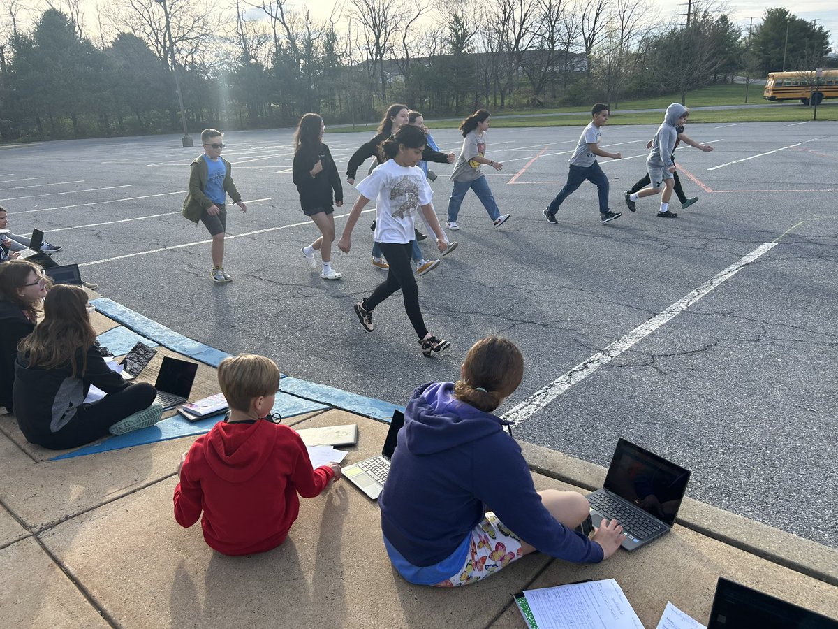 JCorona_EPSD's tweet photo. #SupremeStudents enjoyed some fresh air today while calculating their speed β±οΈ #CoronasClass https://t.co/3EiIRtLldA