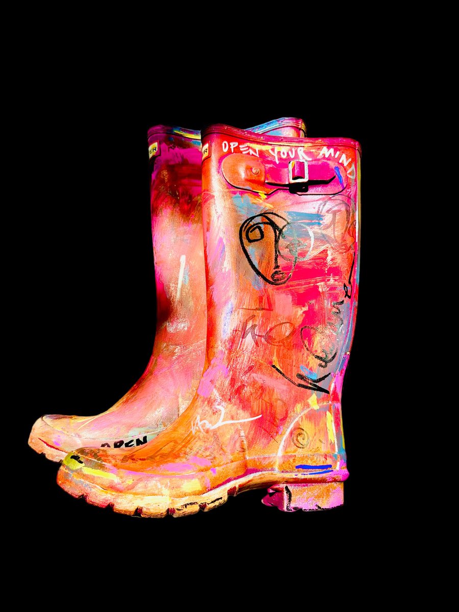 KODUMA's tweet photo. KODUMA

       Rain Boots 
   Abstract Painting 
Mix Media 
           Ap1/1  
            Signed Dated 
                          4|10|23    
                                           Koduma | KDM

#Koduma #Fashion #Art 
#ArtOnUp https://t.co/iBrMWiTWdx