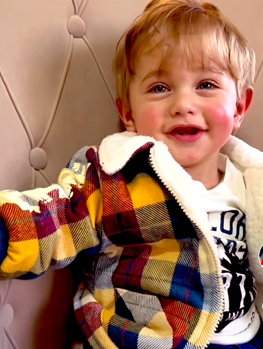 #الحرية_لرانيا_العسال 
ياكل شعوب العالم 
هذا الطفل  محروم من امه منذ 62 يوما والدته  اختطفتها اخطر  عصابة  ارهابية  داعشية اجرامية  في  تاريخ  البشرية