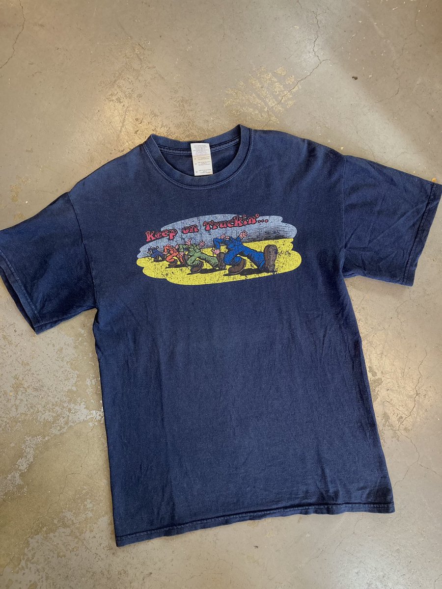 Robert Crumb - Keep On Truckin Retro T-shirt 

Usedの1点
入荷しました♪

#bearschoice大阪
#bearschoiceosakajapan 
#bearschoicejapanetsy 
#ベアーズチョイスはロックンロールおもちゃ箱 
#gratefuldead 
#jerrygarcia 
#deadheads
#keepontruckin 
#robertcrumb 
#ロバートクラム
