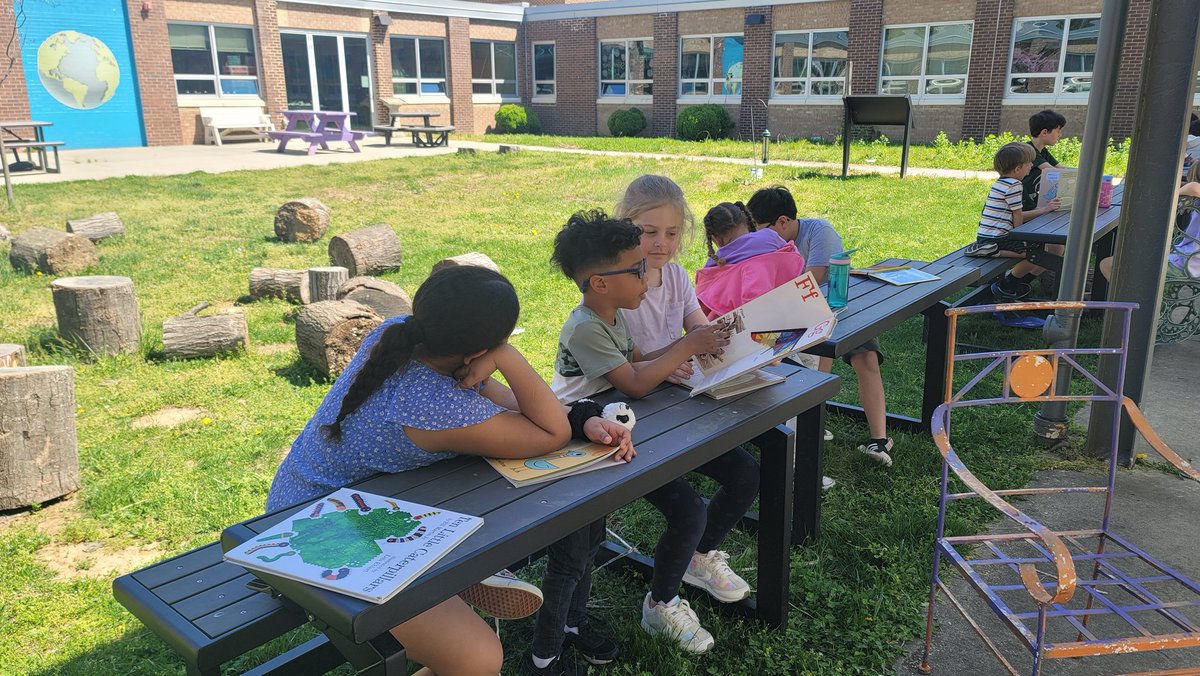 Miss Resch tweet media