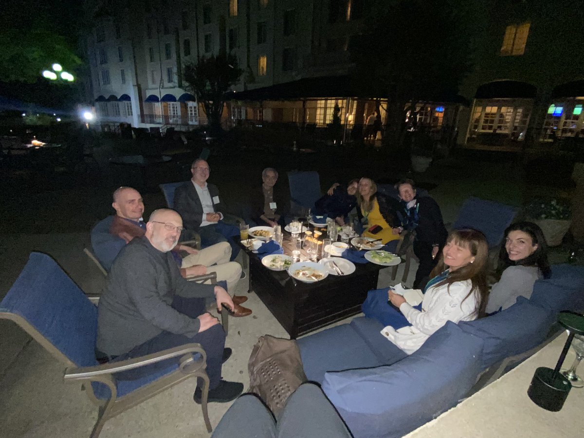 SutherlandPhD's tweet image. What a sweet night with old friends (and some new!) - the best part of IRL meetings - viva La #painresearch #USASP2023