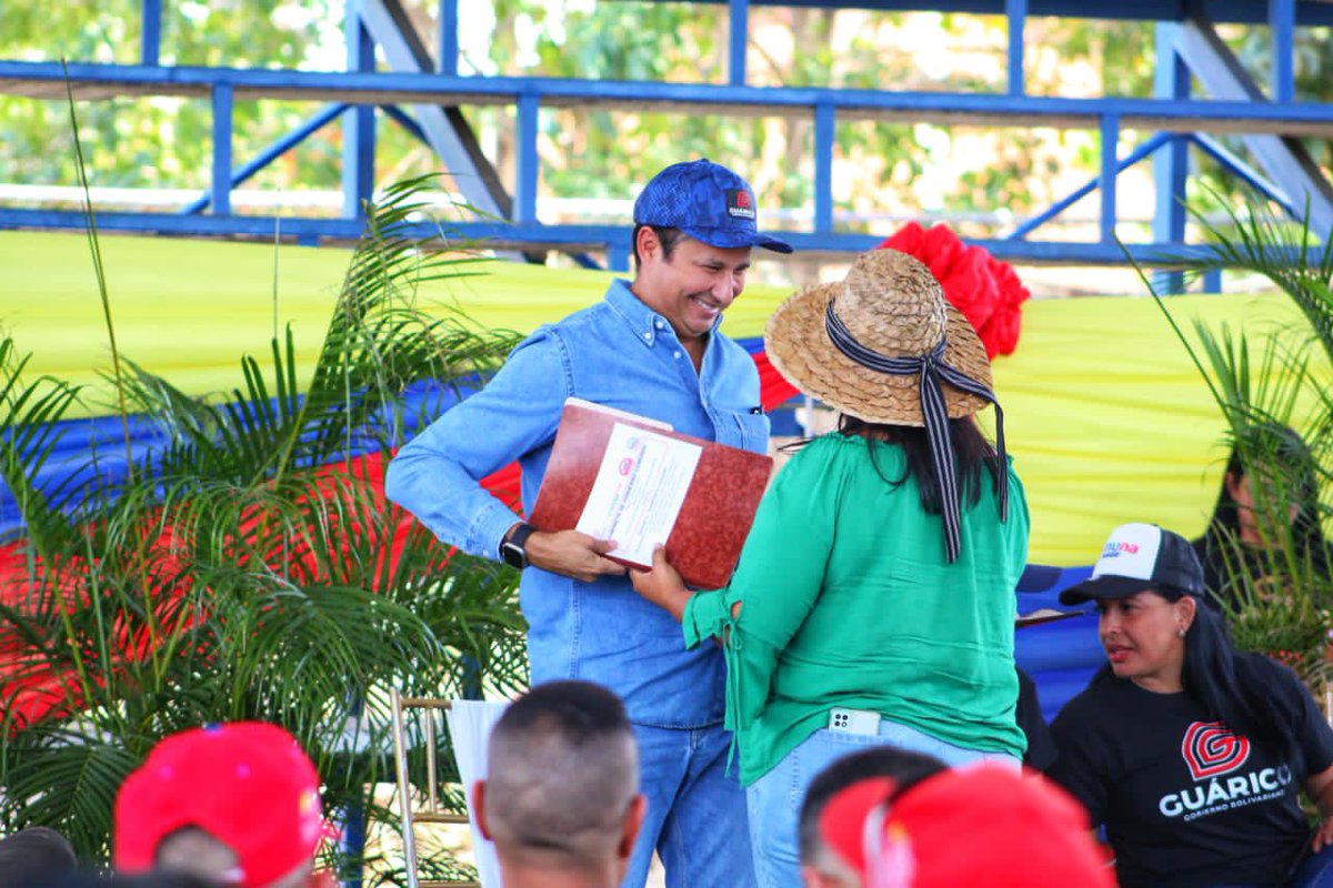 Extraordinaria jornada de instalación del gabinete comunal de Servicios Públicos en Valle de la Pascua con la participación de 222 consejos comunales y nueve mesas de trabajos de diferentes áreas.