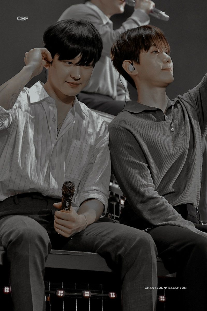 گشنگا 
<a href="/weareoneEXO/">EXO</a>