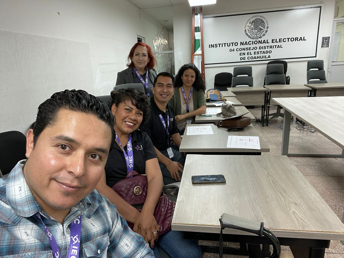 CD14_Coah's tweet photo. El Comité Distrital @CD14_Coah estuvo presente en la reunión convocado por la @04JDECoahuila del @INECoahuila para afinar detalles sobre las cédulas de los CRyT, así mismo la recepción de material electoral, para el #PLE23 en #Coahuila. @Jorge_dlp @rodrigo_0378  @scarDanielRodr8 https://t.co/GRzjidviZs