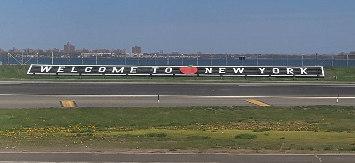 HeyoForYayo's tweet photo. I've been telling all these ETH maxis about how there is literally almost 0 #gasfees when buying, selling, and transferring #NFTs on Kadena at #NFTYC.
#Kadena #KDA #blockchain https://t.co/GaK4PCqxFJ