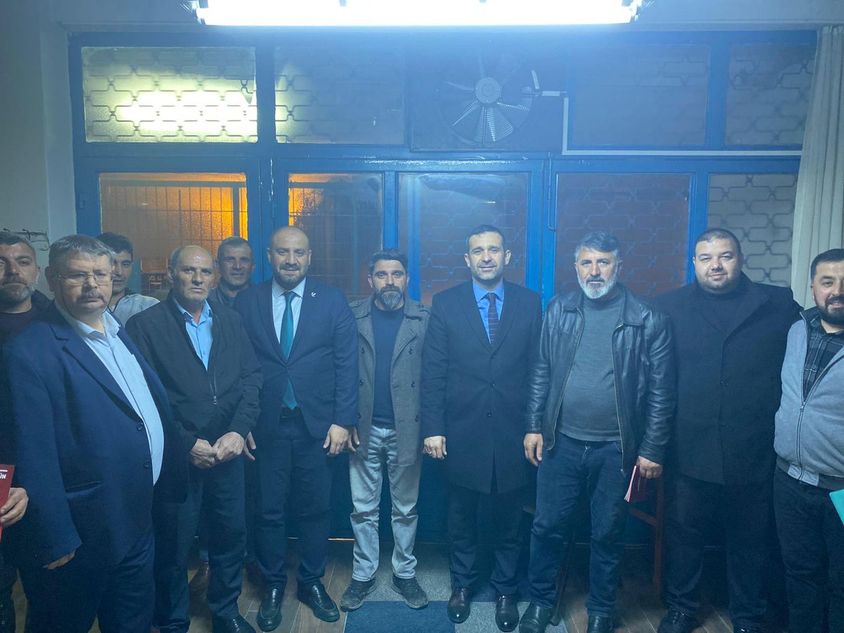 rptuzla's tweet photo. İstanbul 1.Bölge Milettvekili Adayımız sn. @ErhanErdoganRP ve İlçe Teşkilatımız ile birlikte Tuzla Ardahanlılar Derneğine Misafir Olduk, Davamızı ve Gayemizi Anlattık. Misafirperverliklerinden Dolayı Dernek Başkanımıza Teşekkür Ederiz.

#YenidenRefahPartisi https://t.co/MMozG28G1P