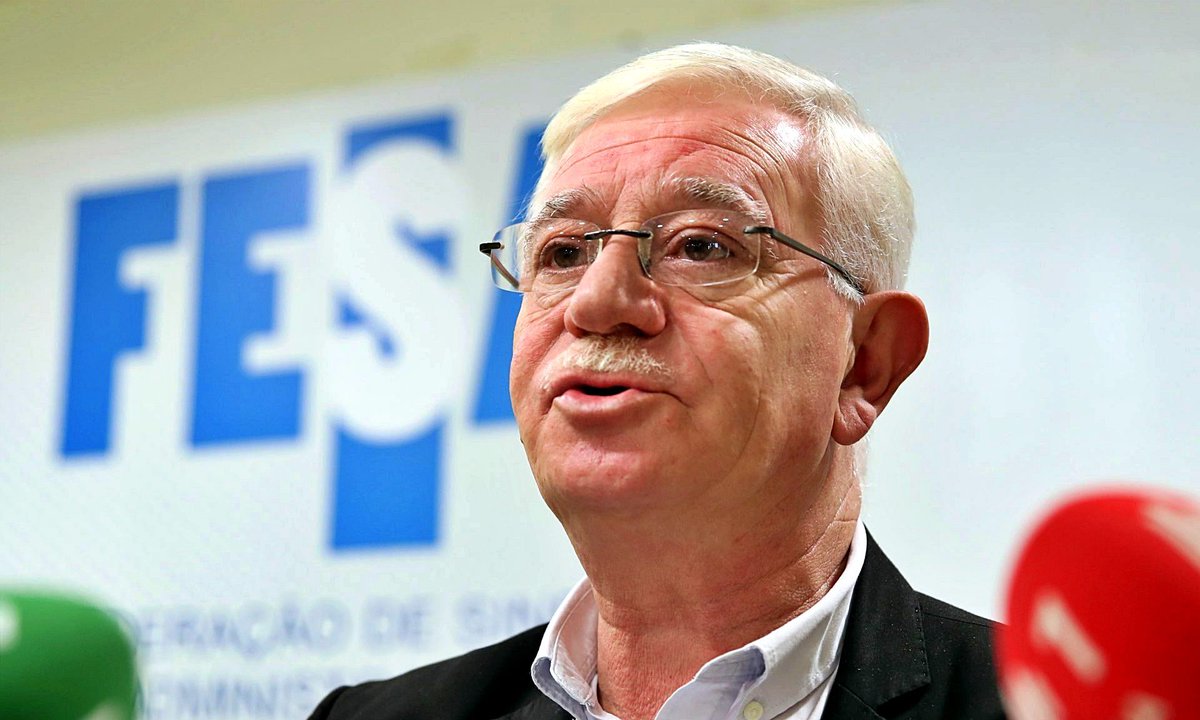 jornalonline_pt's tweet image. Os retroativos do aumento salarial adicional de 1% na função pública, que serão pagos em maio, não vão ter retenção na fonte de IRS, disse esta quarta-feira o secretário-geral da Frente Sindical da ... | #ECONOMIA #FESAP #FUNÇÃOPUBLICA #SALÁRIO

jornalonline.pt/funcao-publica…