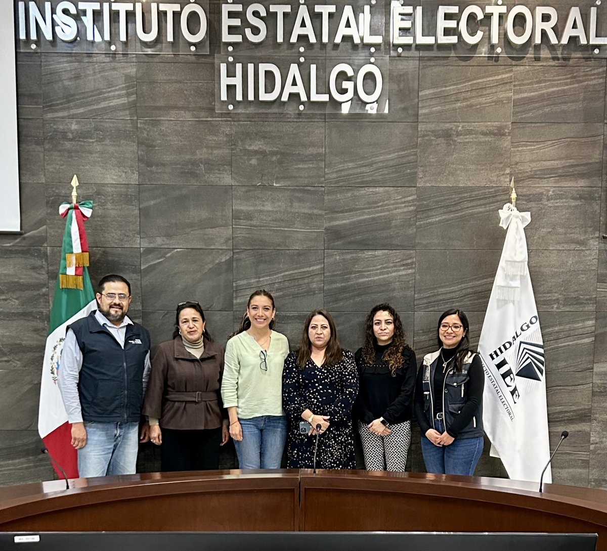 PAN_Hgo's tweet image. Hoy, el #PANHidalgo participó en el @IEEHidalgo en una capacitación sobre promoción y desarrollo del liderazgo político de las mujeres, así como en una mesa de trabajo en la que se analizó el impacto del Plan B en el órgano electoral.