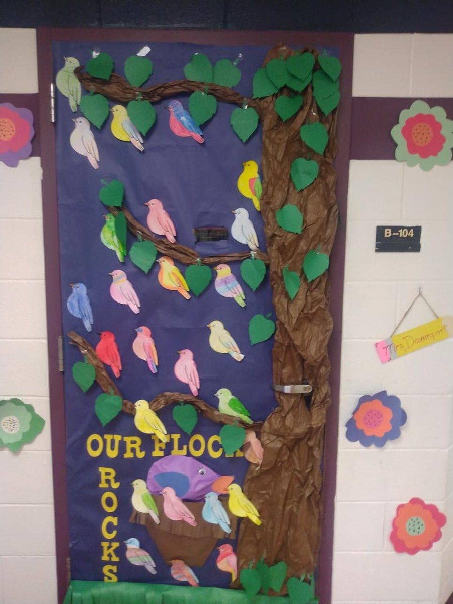 MarlinISD_Elem's tweet photo. Hereβs more of our spring decorated doors! πΈπΌπΊ #drivenbypride https://t.co/LxaWXxinRl