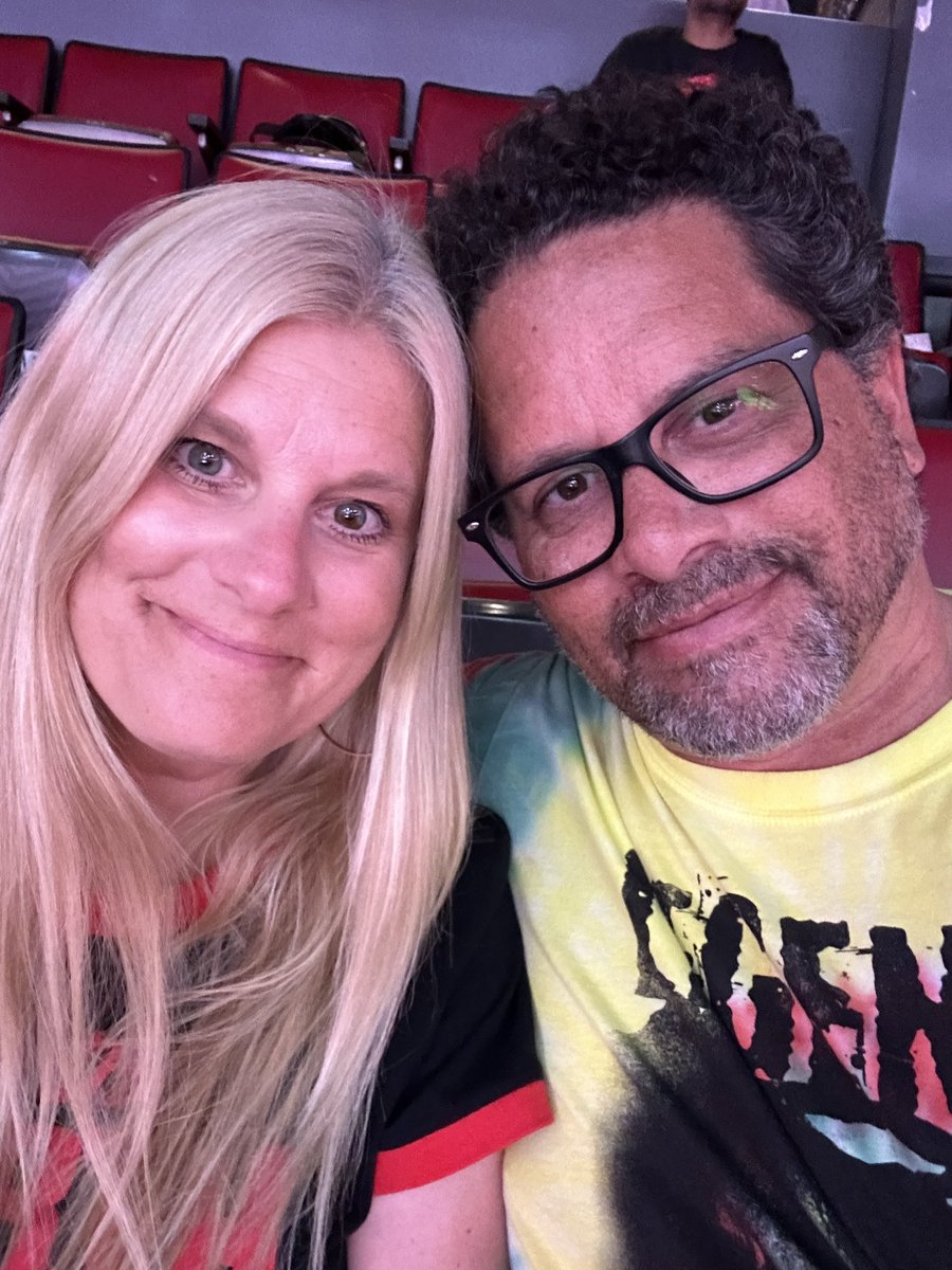 Anthonyb2332's tweet photo. Let’s go @Raptors ! #WeTheNorth https://t.co/0qe37JrsVZ