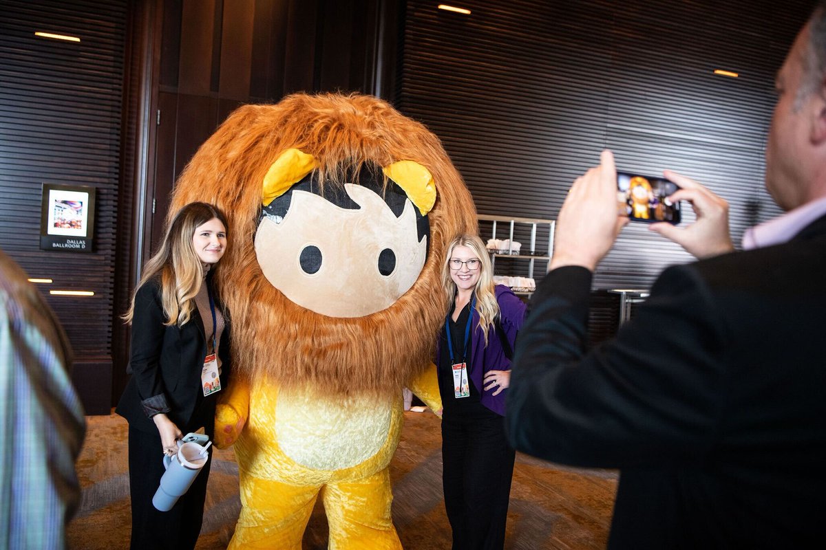 Dreamforce's tweet photo. That's a wrap on Day 2 of #EduSummit23! We laughed, we learned, and we were inspired by each of you. What was your favorite take away? https://t.co/yM23lIi27a