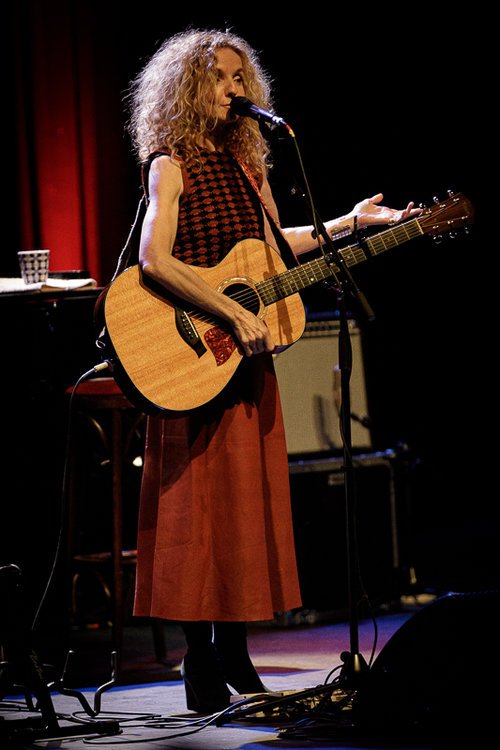 elsotaescala's tweet photo. #bersions
330.- #DaveHause feat. #LauraStevenson "When It Don't Come Easy" -2020- (#PattyGriffin) -2004-
https://t.co/LzyVMBgNCc https://t.co/TmaK94CxbI
