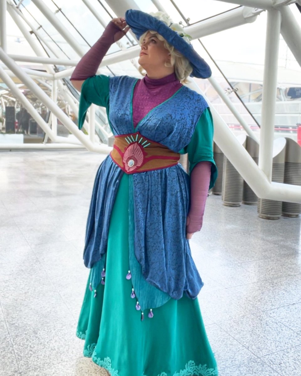 My Edwardian-inspired Satine Kryze cosplay was totally worth the time and effort for Star Wars Celebration! Had a blast meeting other amazing Satine cosplayers and fellow historical costuming fans! #cosplay
#StarWarsCelebration2023 #duchesssatine #satinekryze