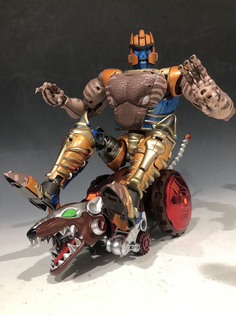 TransArt Toys TA BWM-07 metal mouseさんです。大きさもレジェンズ