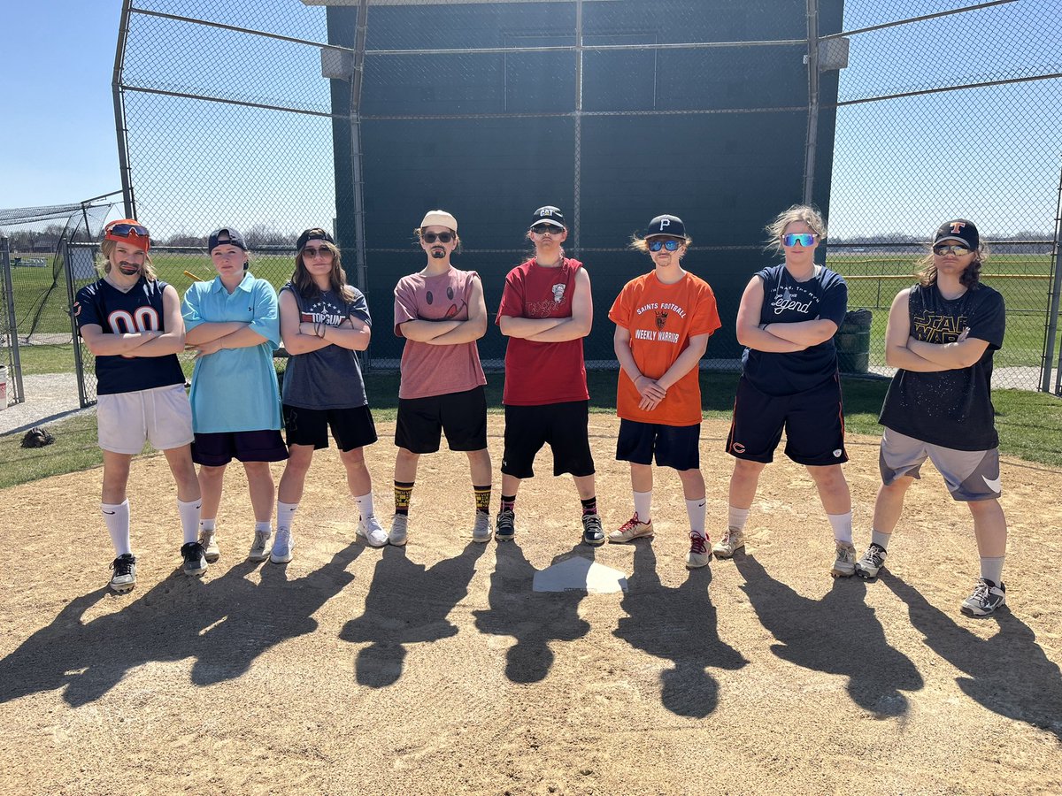 MsMcCarthy14's tweet photo. We had an @AdamSandler practice today with our JV Wildcats!! They were very committed to their roles😂 https://t.co/3mUXmQ0mBj