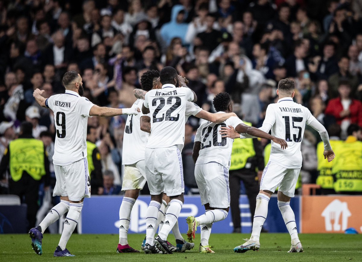 Gracias, gracias de corazón 
Ustedes hacen que las noches sean más mágicas aún 🤍

#HalaMadrid