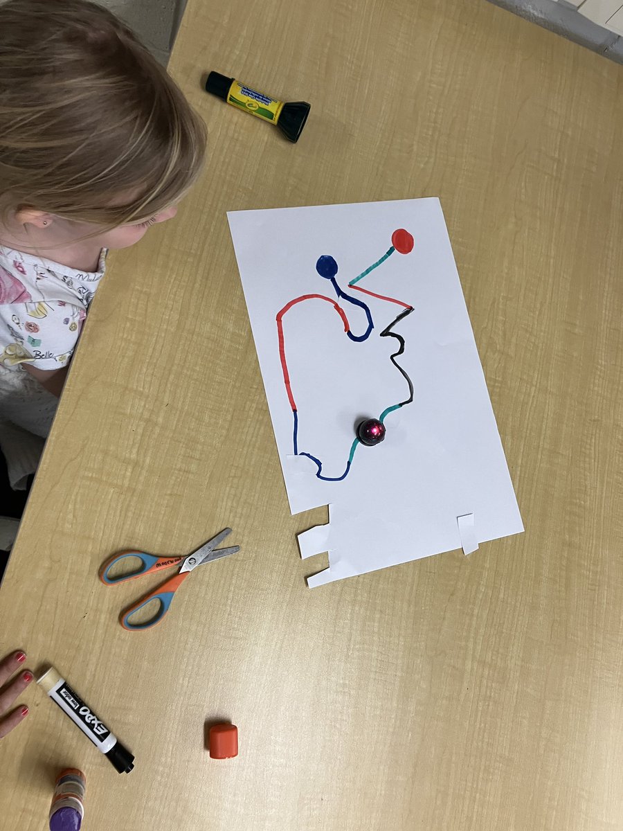 tchrdonna's tweet photo. KG coding today @RoyalRoadsPS with Miss MacTavish @tchrdonna and Mrs Captein - they did so well! #teacher #code #learn #TVDSB @JeffBruce11 https://t.co/XtORRK7tfa
