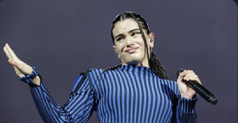 rthur013's tweet photo. Claudia Sheinbaum: "La derecha está en contra de todo, cómo un concierto gratuito.
Lo que tienen es un profundo clasismo, quieren que la cultura sea un privilegio"

No hay día que el Metro no falle y prefirió gastar 10mdp para traer a Rosalía usándola para hacer campaña😏 https://t.co/uPBIgHNUeG