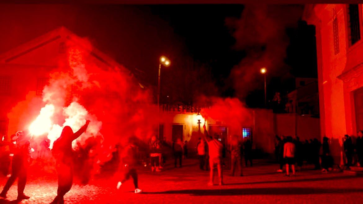 No Name Boys esta noite em homenagem a um dos membros do grupo que faleceu no passado dia 10/04/2023. 

“UM ULTRA ИUИCA MORRE…”

SEMPRE PRESEИTE CHICO ИOSE! 🕊️