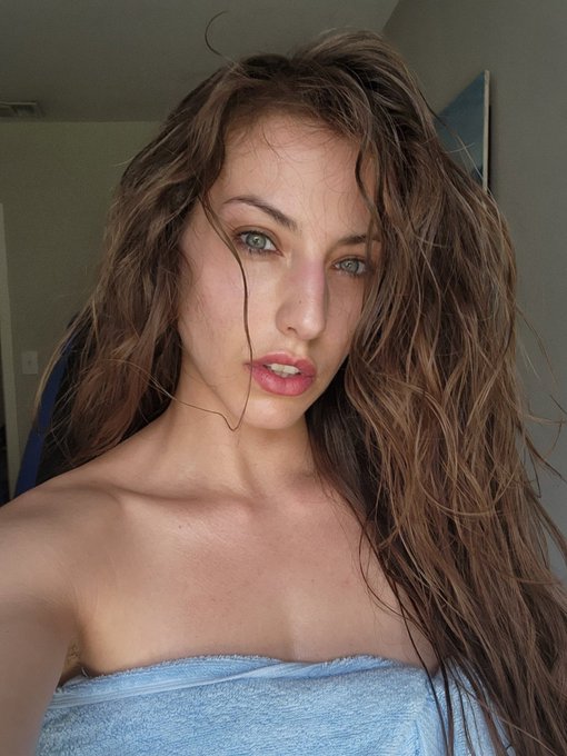 My goal after blow drying my hair is to achieve the "I just had sex" look https://t.co/0fqyfV6L0E