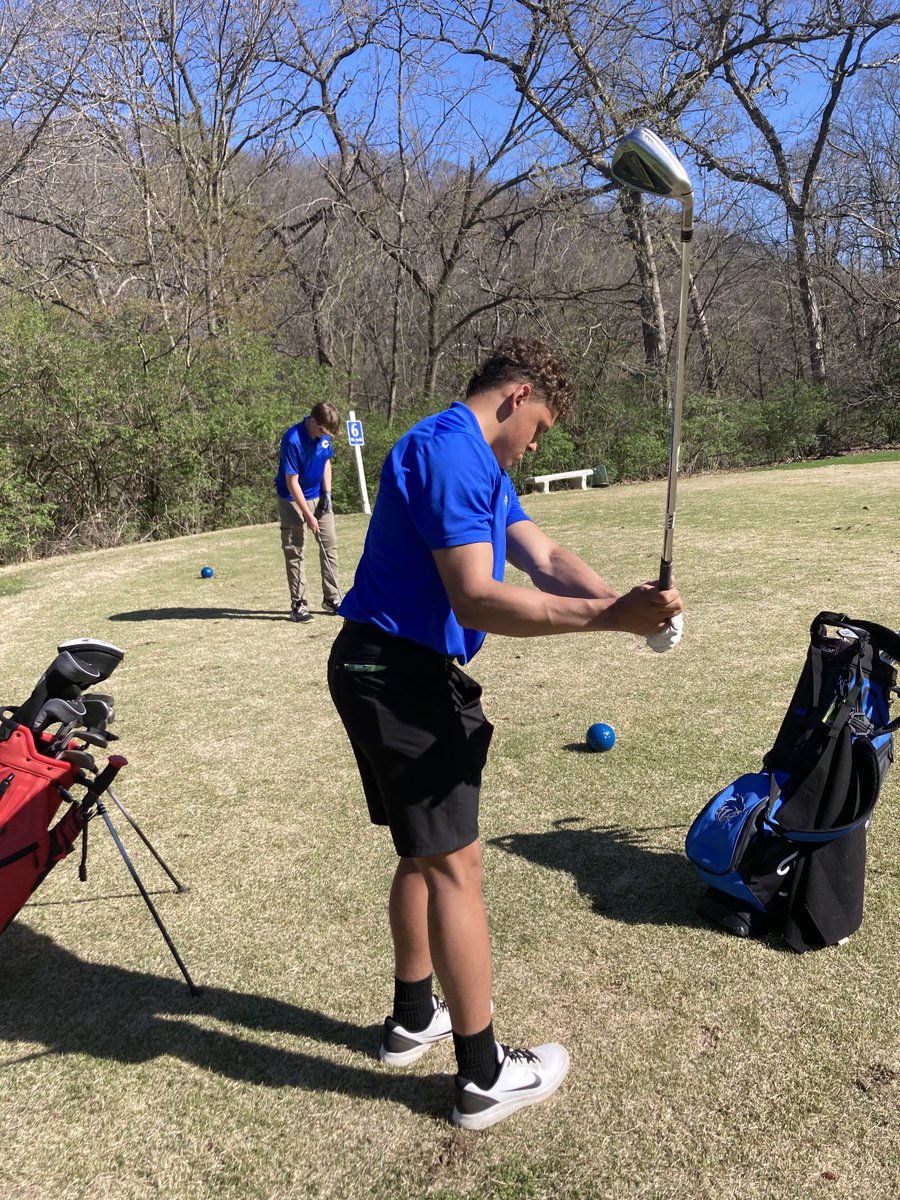 HHS Golf tweet media
