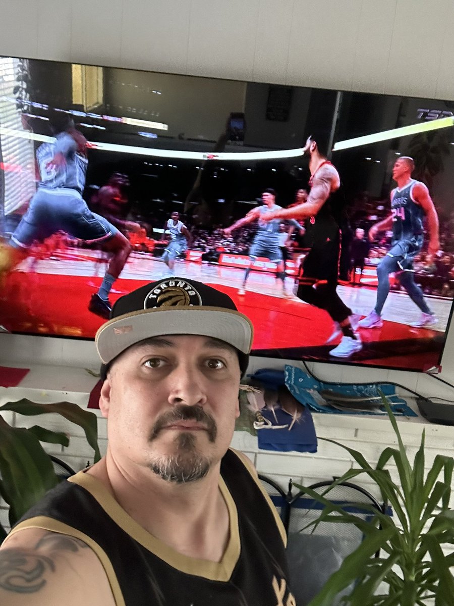 kaspsawan's tweet photo. #raptors #raptorsnation #torontoraptors #raptorstangerinefanangle https://t.co/p6ZSExznAQ