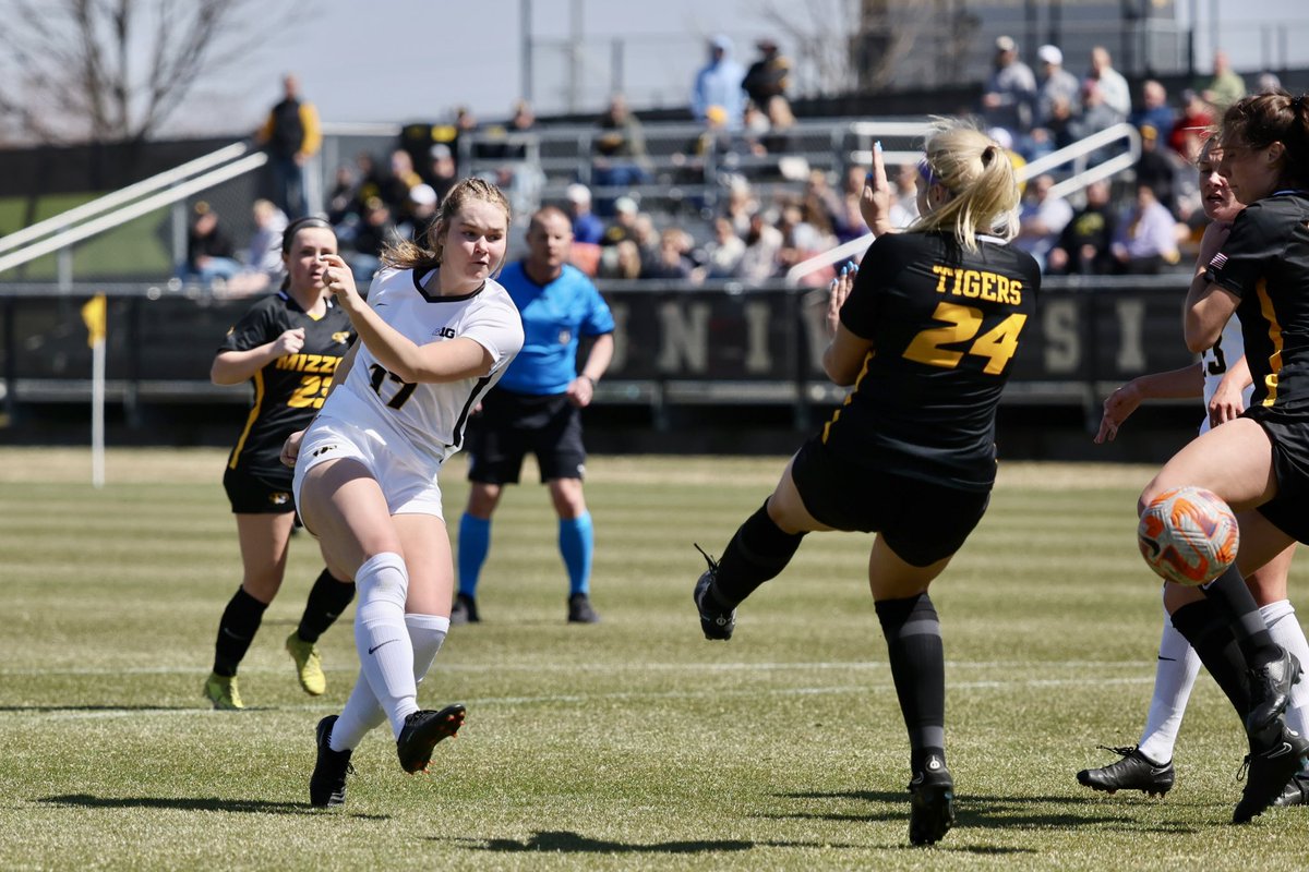 Hawkeye Soccer tweet media